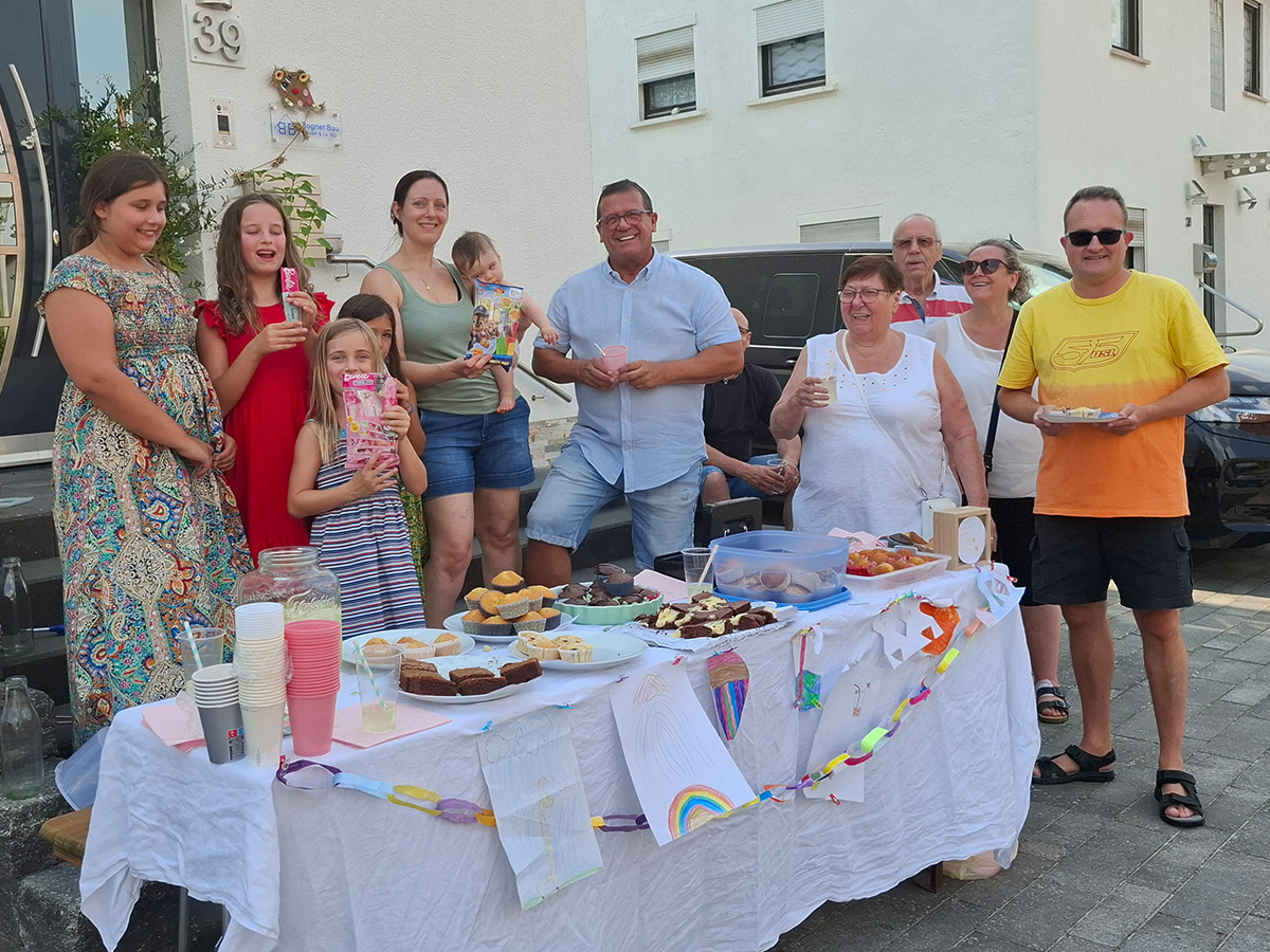 Sommer, Sonne & Nachbarschaft: Erfrischung im Ulmenweg in Rohrbach (Saar)