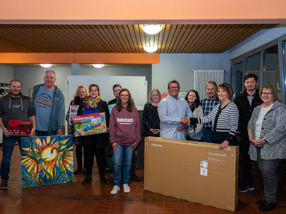 Übergabe der Tombola-Preise des 44. Rohrbacher Weihnachtsmarktes